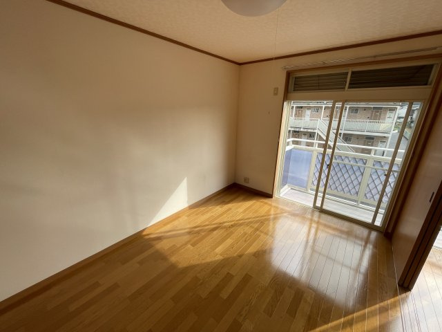 メゾン・ド・ベルCの洋室