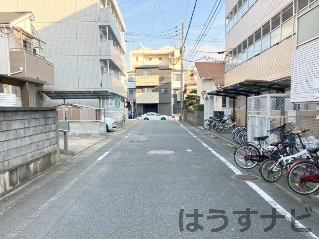 福岡市東区箱崎4丁目　中古戸建の前面道路含む現地写真|前面道路の様子です！