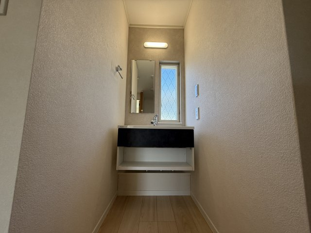 神戸市垂水区小束山２丁目戸建の独立洗面台