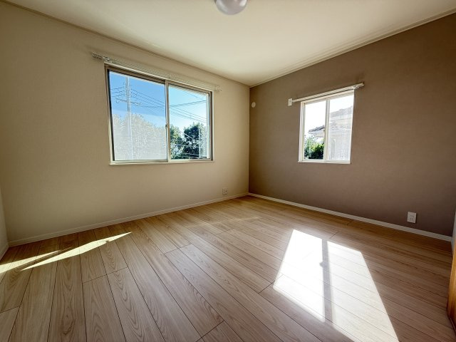 神戸市垂水区小束山２丁目戸建の洋室