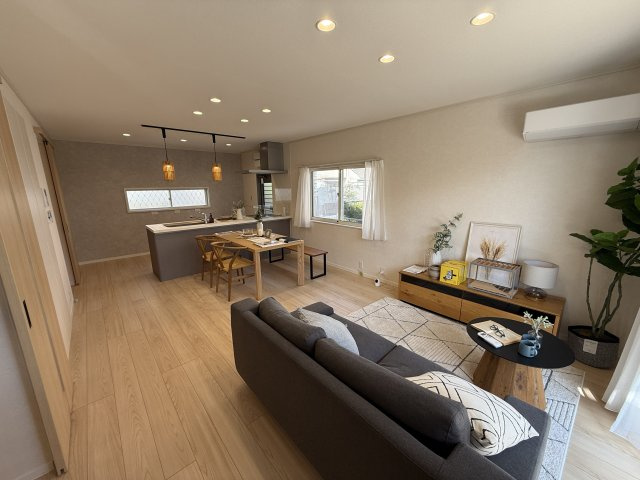 神戸市垂水区小束山２丁目戸建の居間・リビング