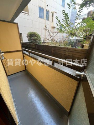 【バルコニー】 | 元町ハイツⅡ | 外からの目が気になりにくいバルコニーです