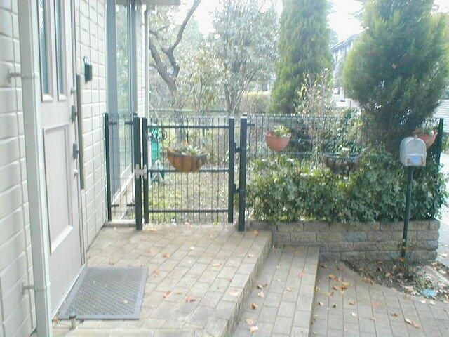 東久留米市学園町１丁目の一戸建てのエントランス