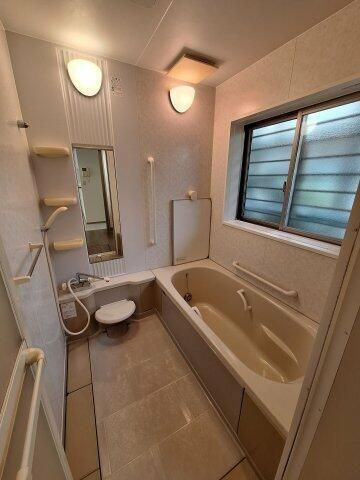 東久留米市学園町１丁目の一戸建ての浴室