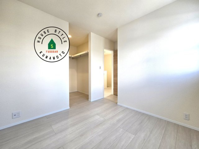 熊本市北区植木町広住第1₋2棟(1号棟)の子供部屋|穏やかな光が差し込む室内には、穏やかな時間が流れます。