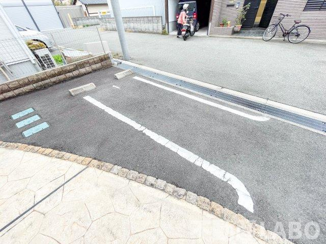 ジャルディーノの駐車場