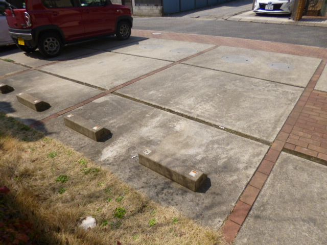 リバティオークの駐車場