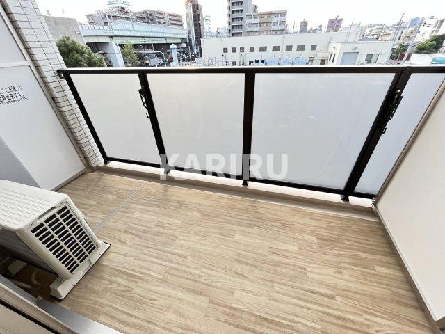 グランカーサ高井田のバルコニー|外からの目が気にならないバルコニーで洗濯物が干せます