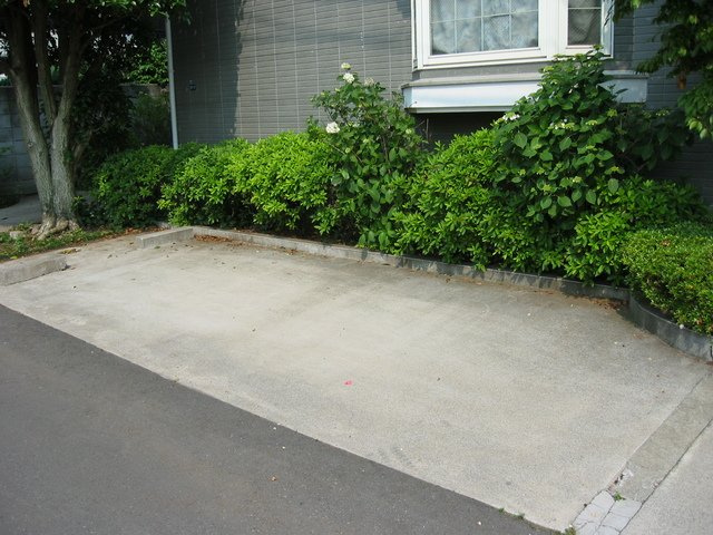 きんもくせいハイム B棟の駐車場