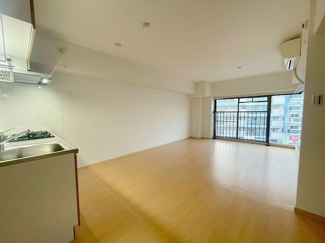 三恵上新庄ハイツの居間・リビング