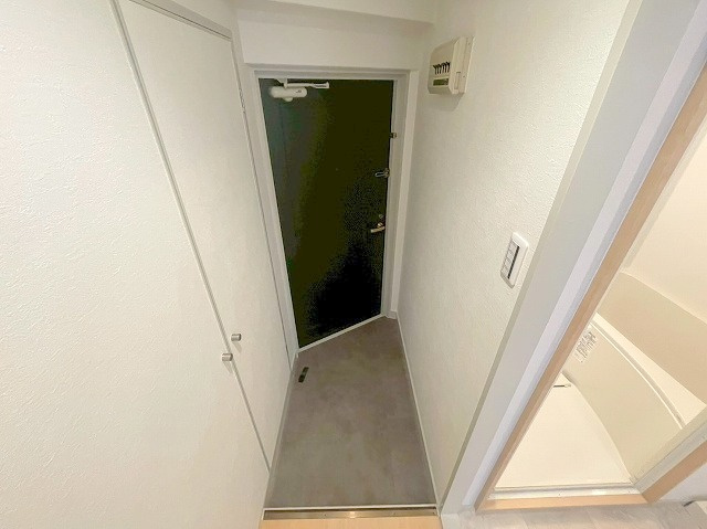 三恵上新庄ハイツの玄関