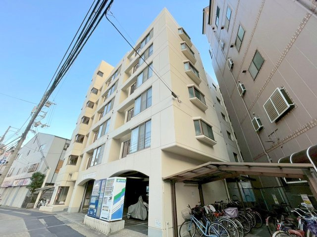 三恵上新庄ハイツの外観