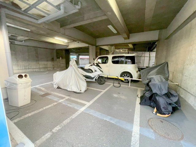 三恵上新庄ハイツの駐車場