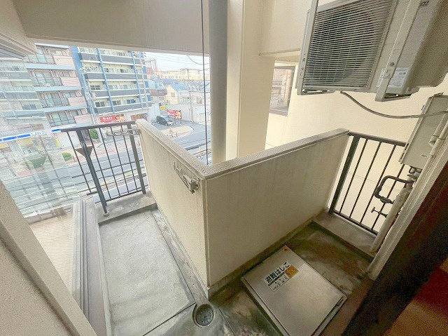 三恵上新庄ハイツのバルコニー
