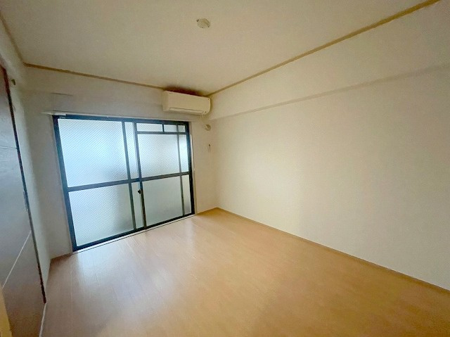 三恵上新庄ハイツの洋室