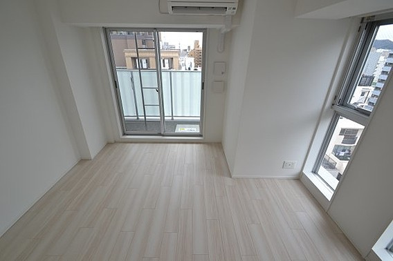 プラネソシエ神戸元町の居間・リビング