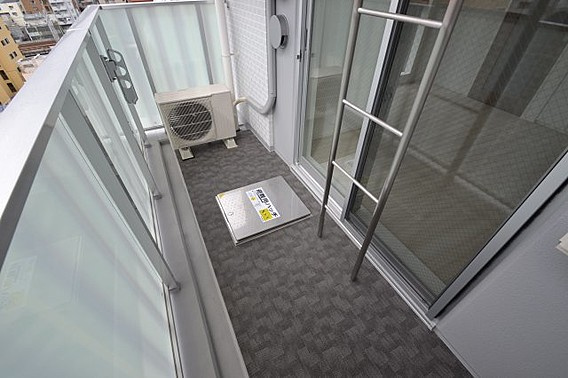 プラネソシエ神戸元町のバルコニー