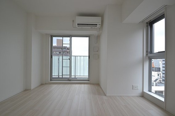 プラネソシエ神戸元町の居間・リビング