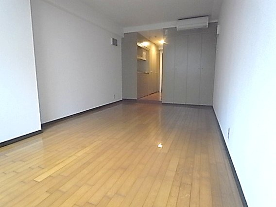 ロマネスク六甲第２の居間・リビング