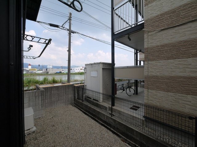 シャンポール野村Ⅱのバルコニー|お洗濯にも便利なバルコニー付き