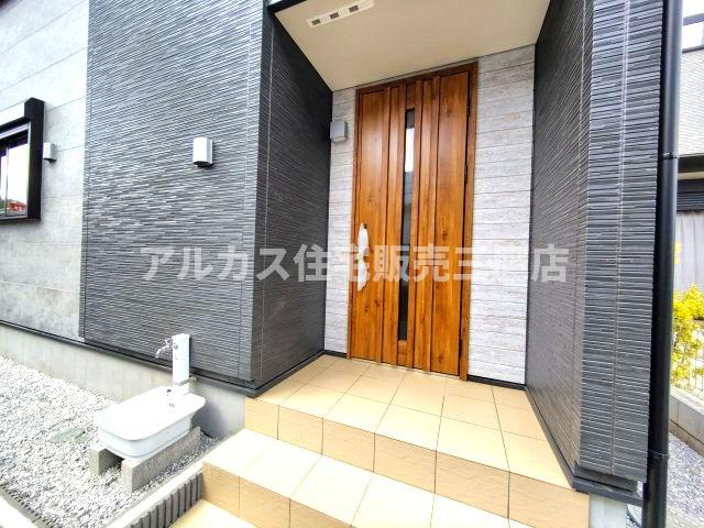 【内覧動画公開中！】調布市深大寺北町３丁目 中央線 三鷹駅 新築戸建のエントランス