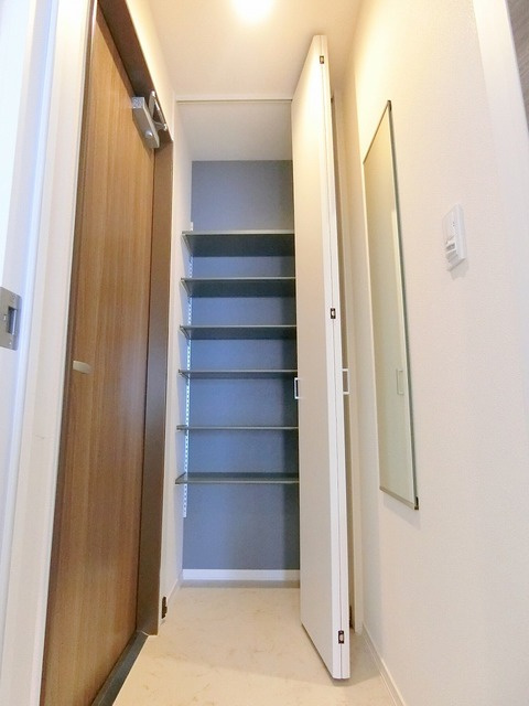 ユージニアの玄関