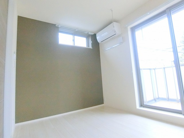 ユージニアの洋室