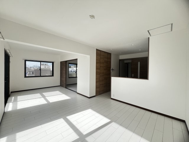 清保アイレックスコートの居間・リビング