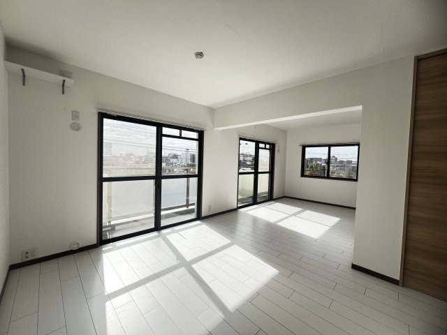 清保アイレックスコートの居間・リビング