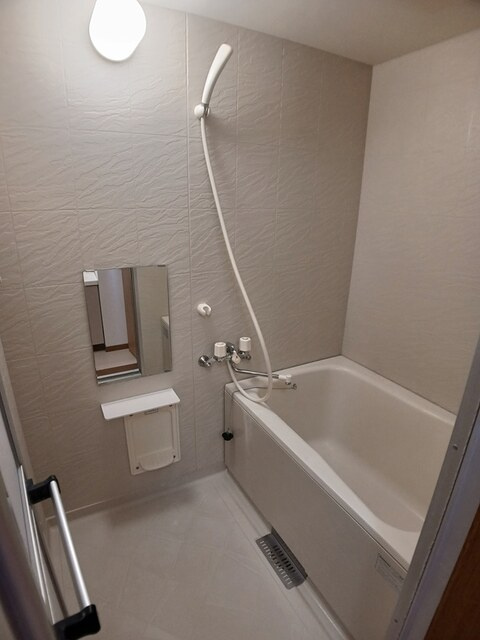 サンライトヒルズの浴室