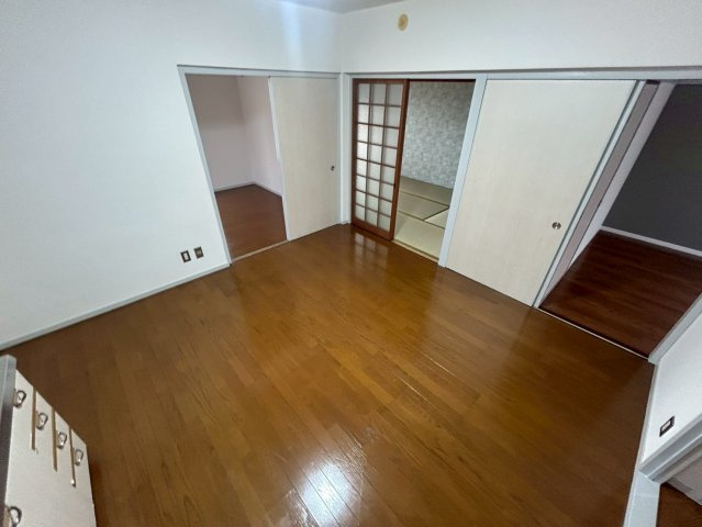 今田マンションA棟の居間・リビング