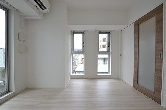 プラネソシエ神戸元町の居間・リビング