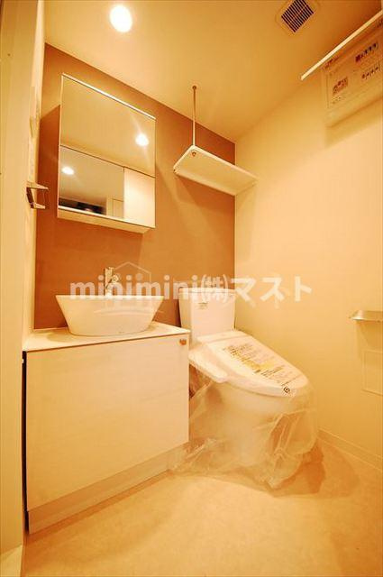 大阪市浪速区稲荷１丁目の賃貸マンションのトイレ