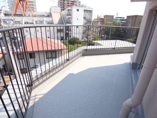 アプリーレ御影（エルスタンザ御影）のバルコニー