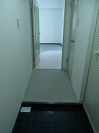 ダイアパレス新神戸の玄関