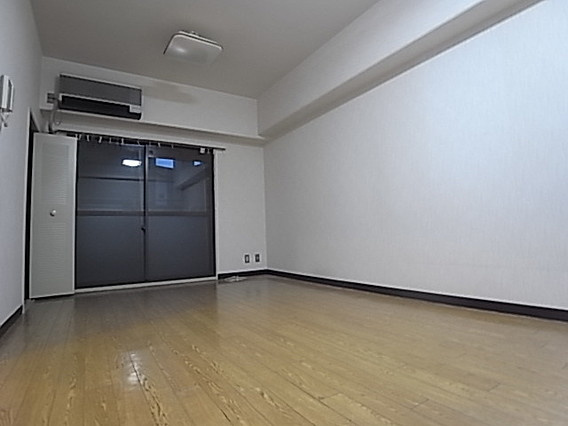 ダイアパレス新神戸の居間・リビング