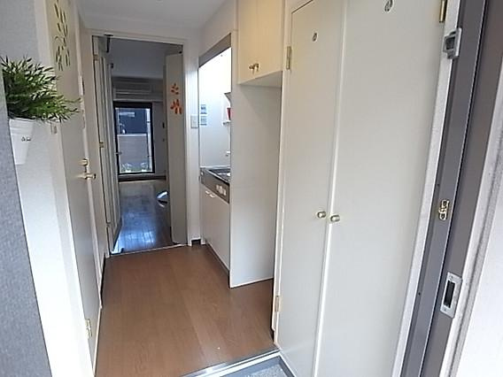 ローテローゼ本山の玄関