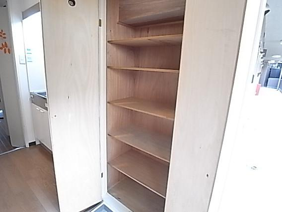 ローテローゼ本山の玄関