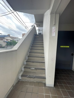 【その他共用部分】 | クリーンハイツ豊里 | 共用部分の階段です