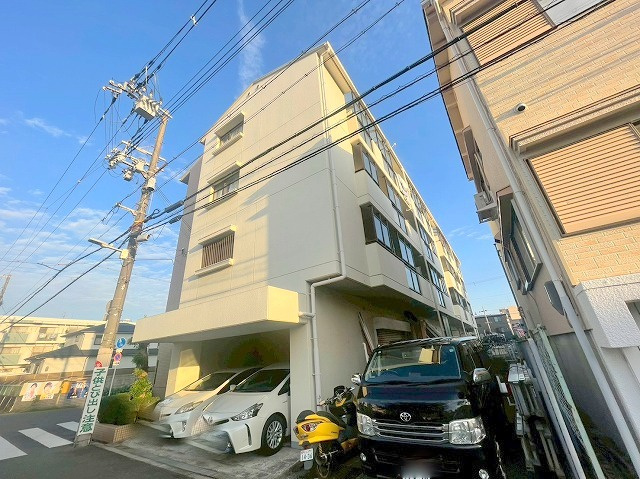 ファミール上田の外観