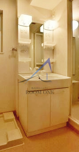 ウイステリア西台の洗面所|独立洗面台です。