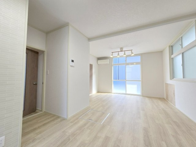 あきる野市草花　中古戸建の居間・リビング