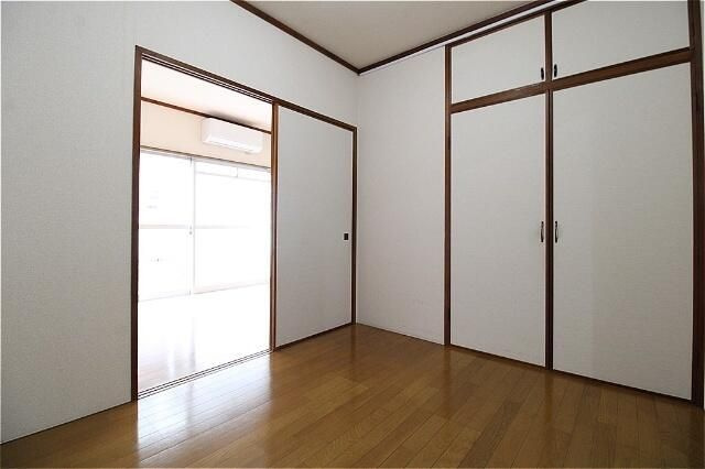 辰巳ハイムの洋室