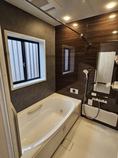 【浴室】 | 角地のリフォームされたお家 | お風呂も新品です