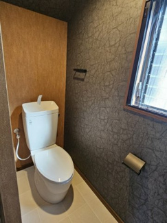 【トイレ】 | 角地のリフォームされたお家 | 2階にもトイレがありますよ