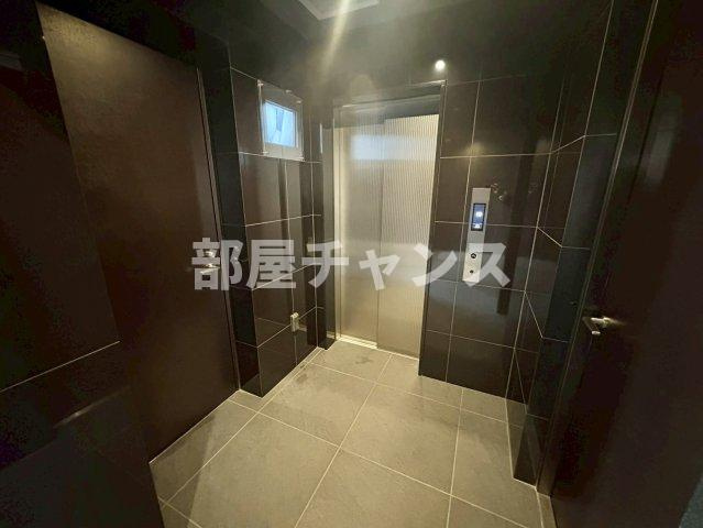 プレサンス太閤通駅前デュプルのロビー