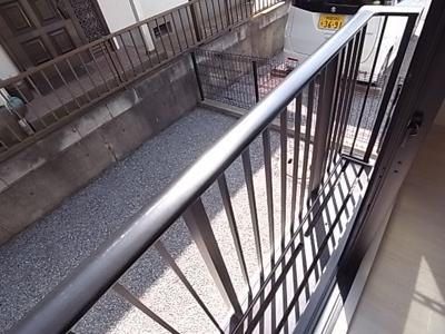 【バルコニー】 | ピアシャンテ | 暖かな日差しのふりそそぐバルコニー