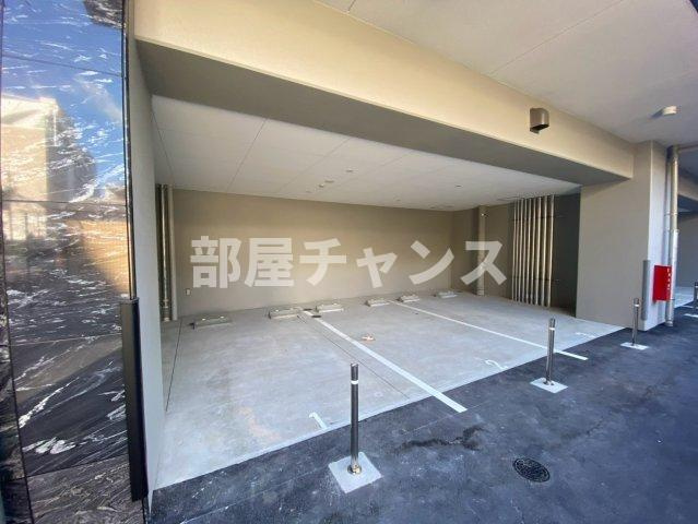 エスリード栄エステージの駐車場