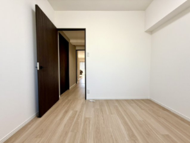 ロイヤルコンフォート日進の洋室|約6.7帖