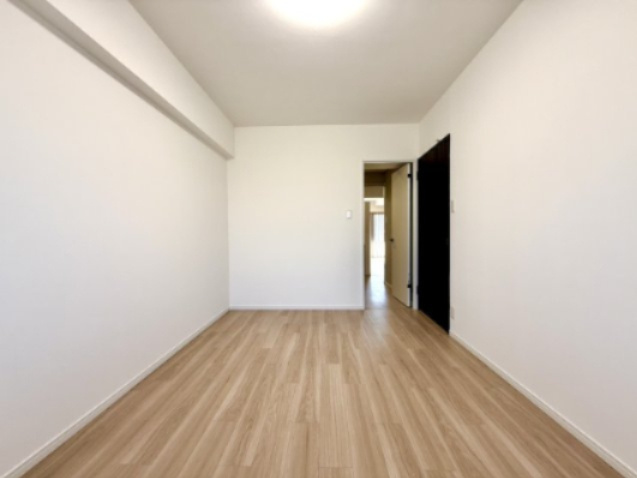 ロイヤルコンフォート日進の洋室|約5.1帖